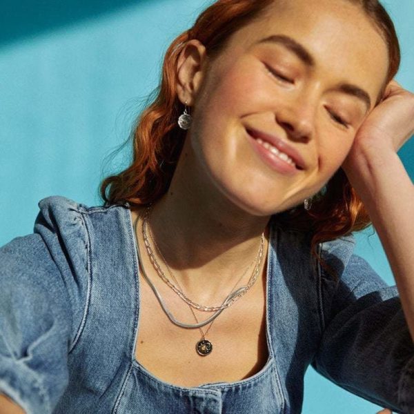 Collier décoratif inspiré du couple lunaire et solaire
