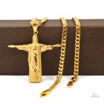 Collier porte-bonheur doré avec motif du Christ rédempteur