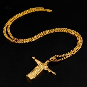 Accessoire spirituel doré, collier du Christ pour la chance