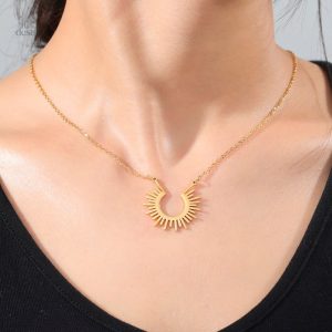 Accessoire spirituel, collier du soleil unique et tribal