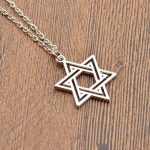 Collier porte-bonheur étoile de David, élégance spirituelle