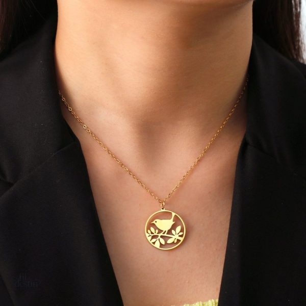 Collier inspiré de l'hirondelle, charme et espoir