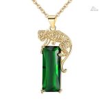 Collier jaguar avec pierre précieuse, symbole de protection