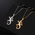 Design unique de collier avec salamandre porte-bonheur