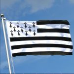Drapeau régional breton, design noir et blanc distinctif