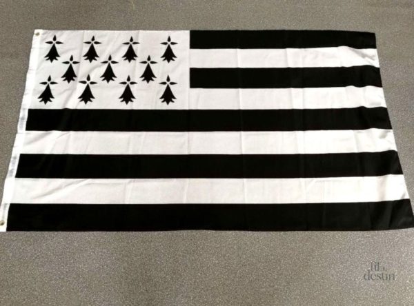Drapeau traditionnel breton pour décoration ou événement
