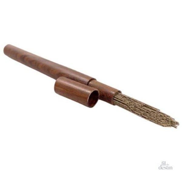 encens-au-bois-d-agar-1 Encens bois d'agar porte-bonheur en bâtonnets parfumés