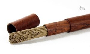 Agarwood encens pour favoriser la sérénité et la prospérité