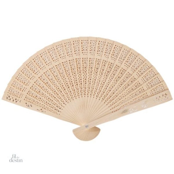 eventail-en-bois-1 Éventail en bois traditionnel japonais, symbole de chance