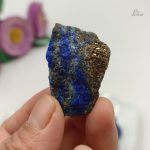 Lapis lazuli brut, pierre naturelle aux couleurs profondes