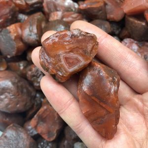 Morceaux d'agate rouge, pierre de protection