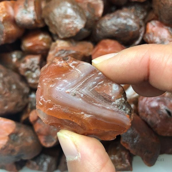 Cristaux d'agate rouge, bienfaits en lithothérapie