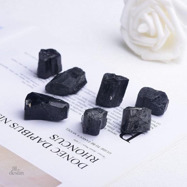 Petites pièces de tourmaline noire, cristaux protecteurs