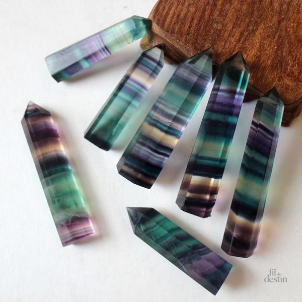 Fluorite polie en obélisque, décoration et bien-être