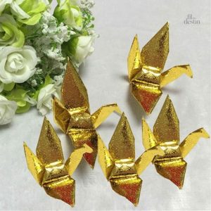 Grue en origami, symbole de paix et de chance au Japon