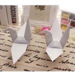 Porte-bonheur japonais, grue origami délicatement pliée