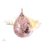 Bijou élégant : pendentif larme cristal et arbre de vie