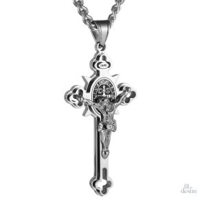 Pendentif en forme de crucifix, symbole de protection