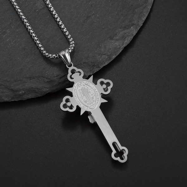 Bijou au pieu crucifix, accessoire spirituel unique