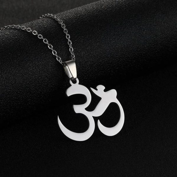 Pendentif porte-bonheur Om, design élégant et spirituel