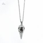 Pendentif crâne de corbeau porte-bonheur