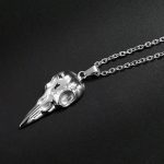 Pendentif stylisé crâne de corbeau pour homme
