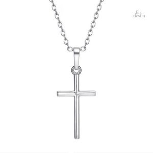 Pendentif croix latine en tant que porte-bonheur