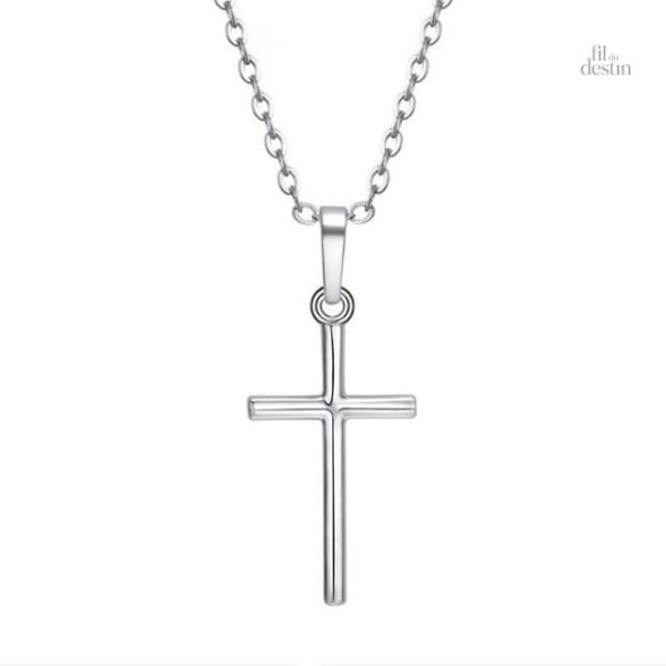 Pendentif croix latine en tant que porte-bonheur
