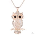 Pendentif chouette en pierres douces, symbole de porte-bonheur