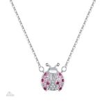 Pendentif en mosaïque représentant une coccinelle porte-bonheur