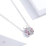 Pendentif coccinelle en mosaïque, symbole de chance et de protection