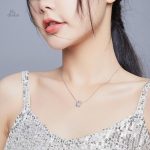 Pendentif artisanal coccinelle, symbole de joie et de prospérité