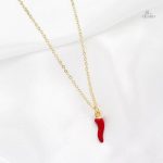 Pendentif porte-bonheur en cornicello rouge brillant