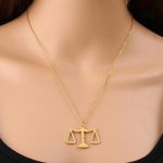 Pendentif de la balance, amulette de protection et de sagesse