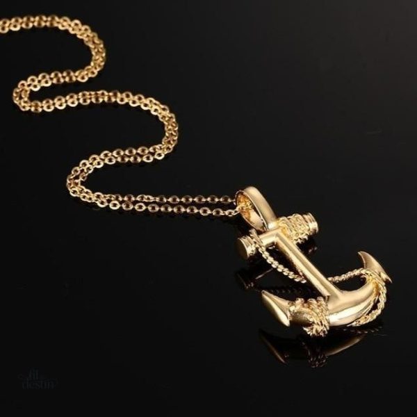 Pendentif porte-bonheur croix ancrée, design élégant