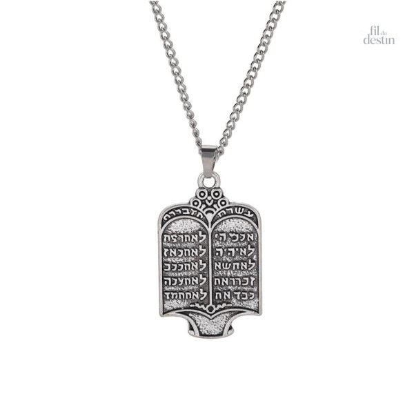 pendentif-de-la-priere-du-shema-israel-1 Pendentif Shema Israël en design élégant