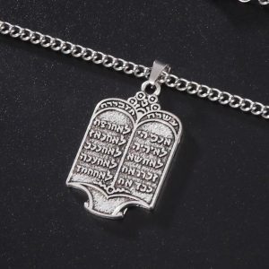 Pendentif porte-bonheur symbolique du Shema