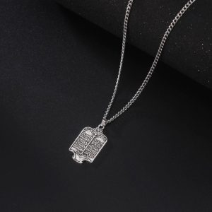 Accessoire représentant la prière du Shema