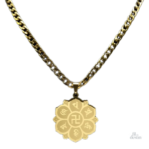 Pendentif swastika en tant que porte-bonheur traditionnel