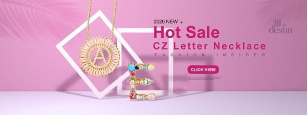 Pendentif scarabée porte-bonheur en métal doré - vue 3