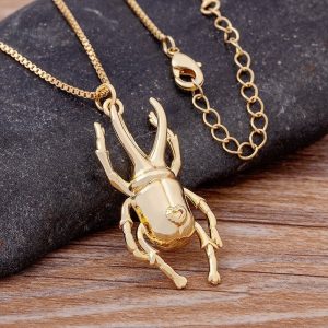 Pendentif porte-bonheur en forme de scarabée