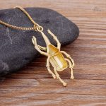 Pendentif unique en scarabée, design artistique