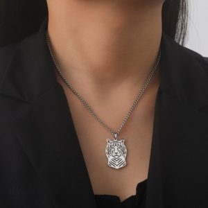 Pendentif jaguar, talisman de chance pour les passionnés de nature