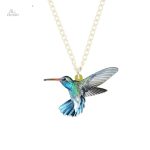 Pendentif colibri coloré, symbole de porte-bonheur