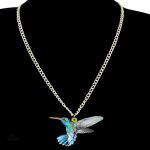 Pendentif coloré inspiré du colibri, élégance et chance