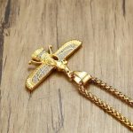 Pendentif porte-bonheur en forme de Faravahar, inspiration spirituelle