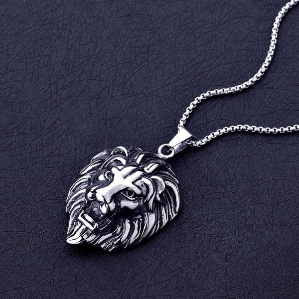 Bijou pendentif lion, amulette porte-bonheur unique