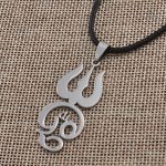 Porte-bonheur trishula, design inspiré de la mythologie hindoue