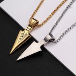 Bijou pendant flèche, charmant symbole de force et de protection