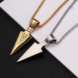 Bijou pendant flèche, charmant symbole de force et de protection